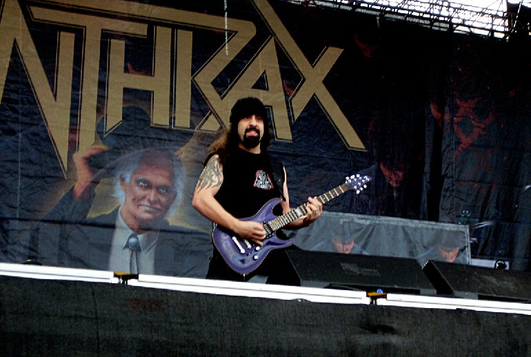 Rob Caggiano abandona Anthrax, comunicado del grupo