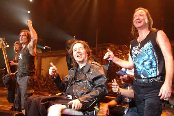 Clive Burr, exbatería de Iron Maiden, fallece a los 56 años