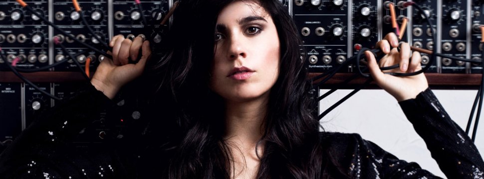 Espada, adelanto de lo nuevo de Javiera Mena