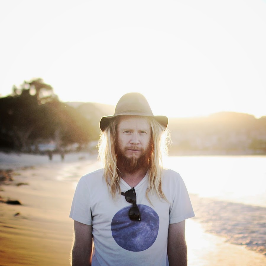 Stu Larsen, gira por España a finales de octubre