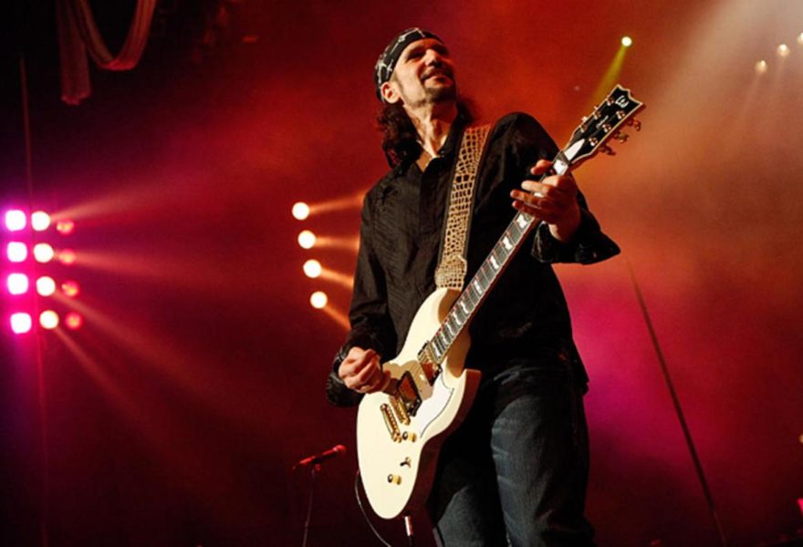 ¿Qué lección le dio Gene Simmons a Bruce Kulick?