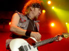 Adrian Smith: «tener tres guitarras en Iron Maiden es un sistema que funciona muy bien»