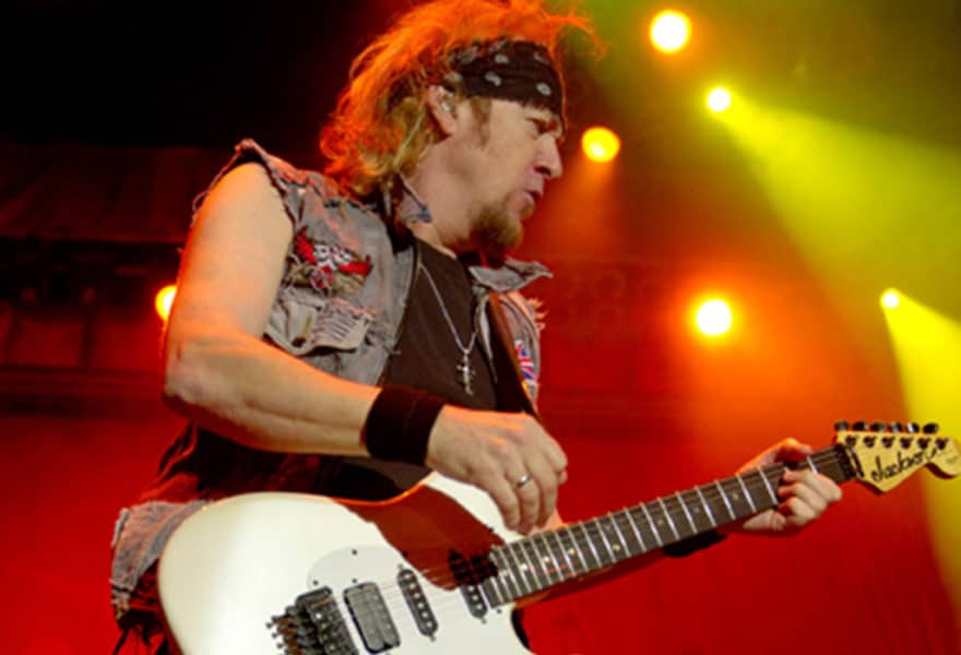 ¿Qué piensa Adrian Smith de la gira de Iron Maiden?