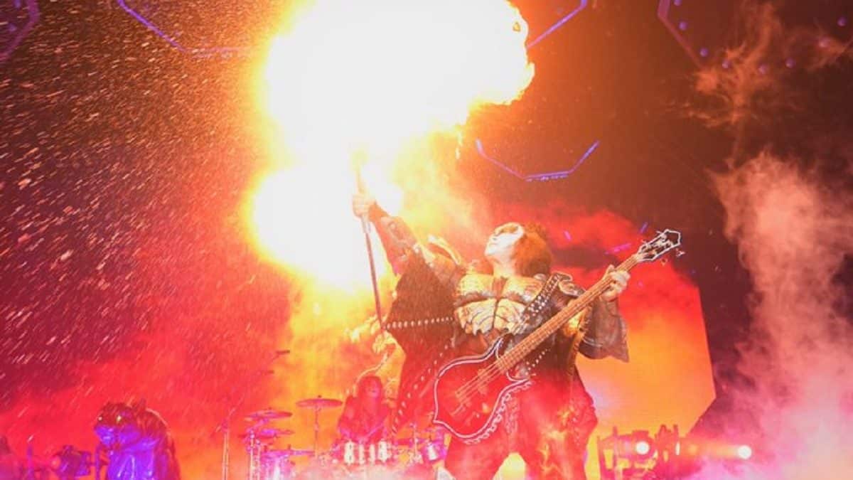 ¿Cómo fue la colaboración de Bob Dylan con Gene Simmons?