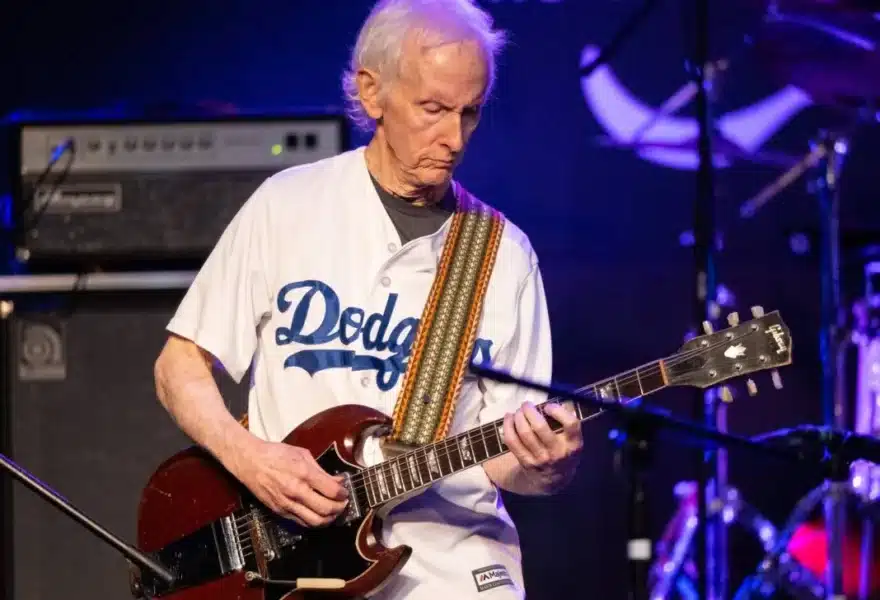 Robby Krieger comenta por qué The Doors fueron distintos al resto de grupos