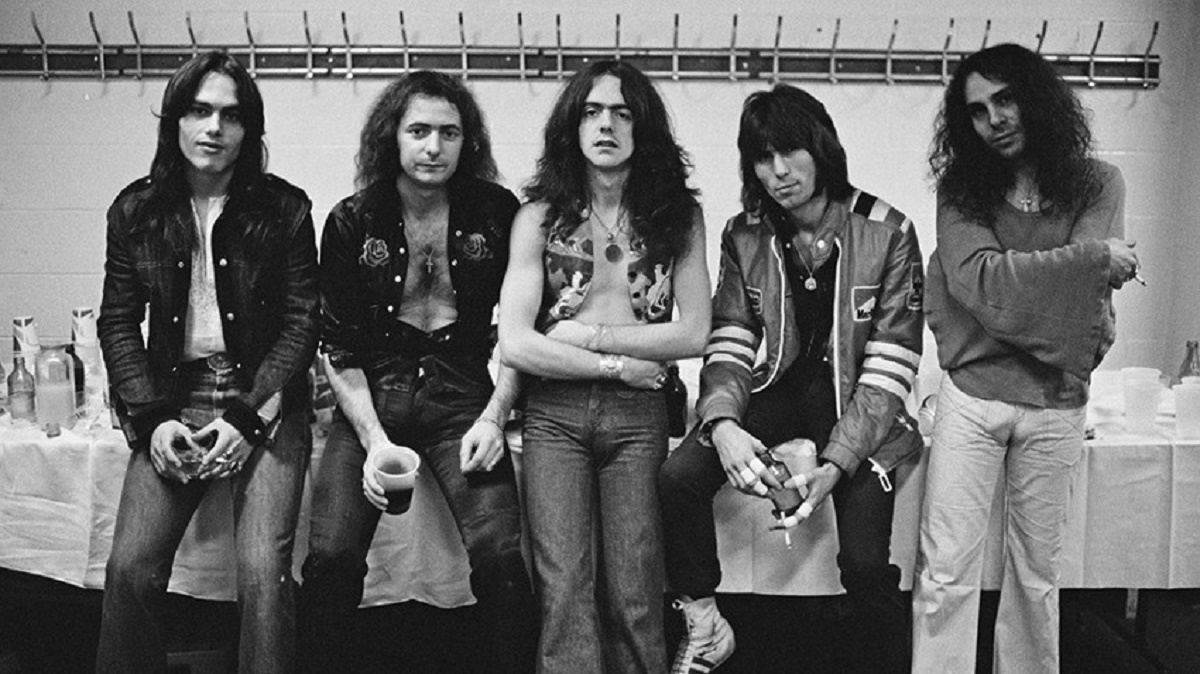 ¿Por qué Ronnie James Dio se fue de Rainbow?