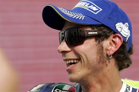 Rossi podría llevar Bridgestone en su Yamaha