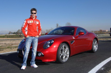 Stoner prueba el Alfa 8C Competizione