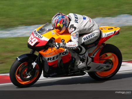 Nicky Hayden sigue evolucionando la Honda RC212V