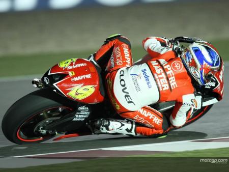 Álvaro Bautista primero en Losail