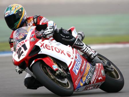 Troy Bayliss consigue la superpole en Assen