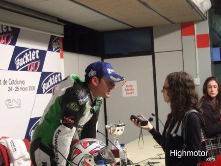 Entrevista a Víctor Lozano y Aitor Rodríguez, pilotos de la Kawasaki Ninja Cup