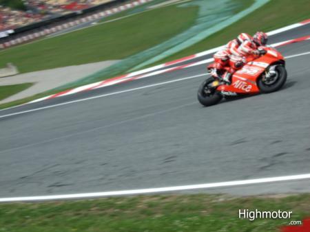 Mamola y su Ducati biplaza dan el show en MotoGP