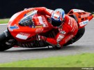 Stoner domina el warm up de MotoGP en Donington Park