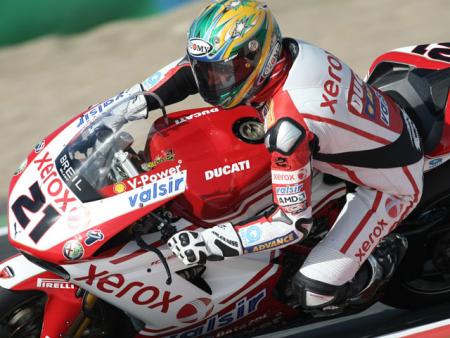 Troy Bayliss es el nuevo Campeón de Superbikes tras Magny Cours