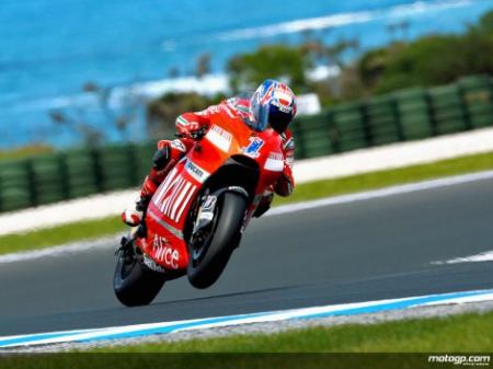 Casey Stoner marca la pole de MotoGP en su casa, Phillip Island