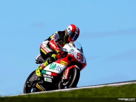 Marco Simoncelli consigue la pole de 250cc en Phillip Island