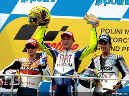 Valentino Rossi sigue con su recital esta temporada y gana en Sepang