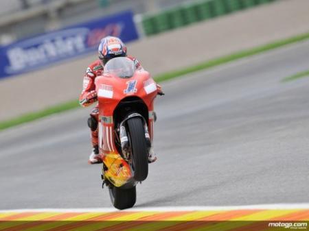 Casey Stoner domina el warm up MotoGP de Valencia