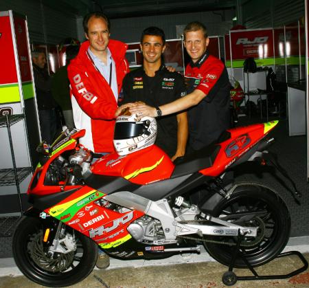Presentada la réplica de la campeona de 125cc, la Derbi GPR 50 Mike Di Meglio