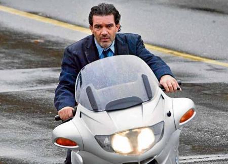 Banderas quiere tener un equipo en el Mundial de Motociclismo