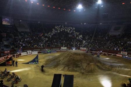 Sinclair logra el Doble Backflip en el Freestyle de Donostia