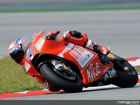 Stoner claro dominador del 1º test oficial de MotoGP en Sepang