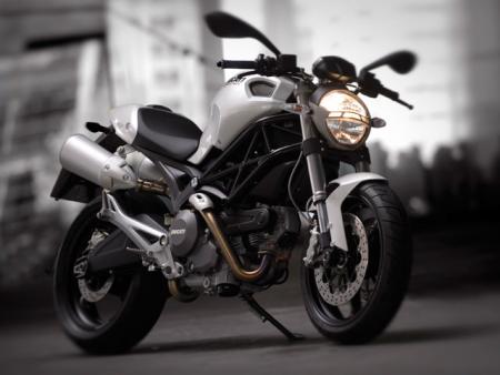 La Ducati Monster 696 reduce su precio y la emisión de CO2