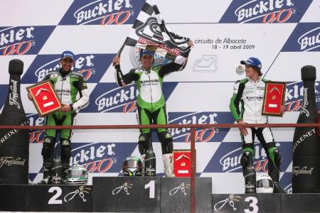 Elena Rosell consigue el triunfo en la Kawasaki Ninja Cup en Albacete