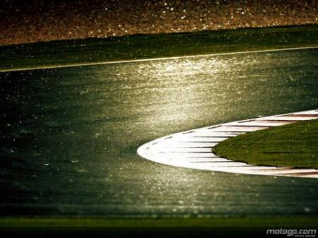 La lluvia arruina la primera prueba del Mundial de MotoGP