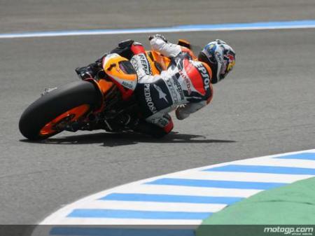 Pedrosa da la sorpresa y domina el libre de MotoGP del sábado en Jerez