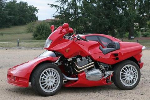 Espectacular moto con sidecar de Francois Knorreck