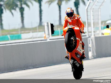 Casey Stoner controla la primera sesión de libres de MotoGP en Valencia