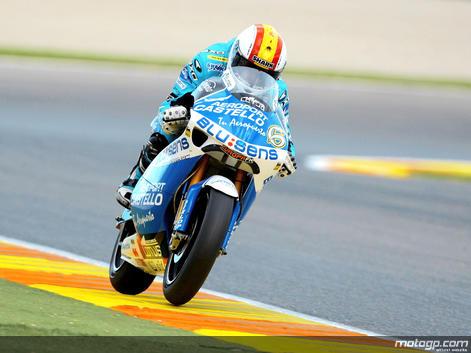 Álex Debón consigue la pole de 250cc en Valencia con caída incluida