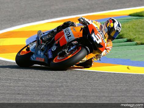 Dani Pedrosa gana la carrera de MotoGP y se logra el triplete en Valencia