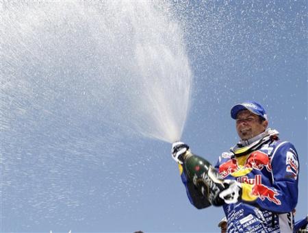 Cyril Despres emocionado tras ganar el Dakar 2010