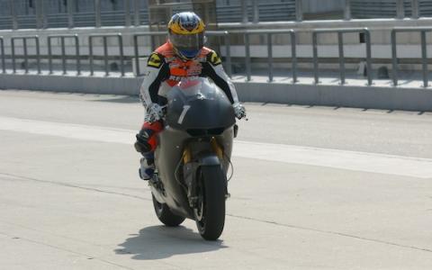 honda2010moto2