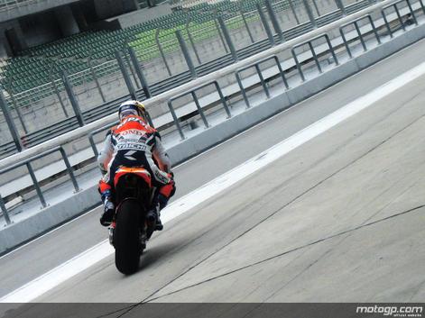 Los probadores han inaugurado el test de pretemporada de MotoGP en Sepang