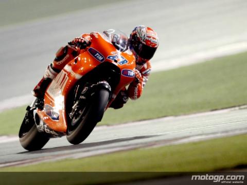 Casey Stoner 1º en Qatar y sigue imparable en los libres de MotoGP