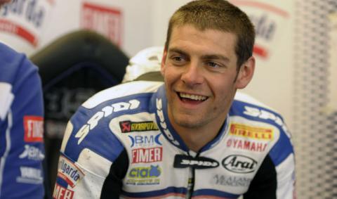 Cal Crutchlow podría debutar en MotoGP en Estoril si Rossi decide operarse