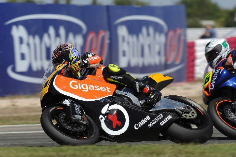 Carmelo Morales gana la carrera de Moto2 CEV en Albacete