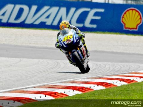 Valentino Rossi se impone en la FP1 de MotoGP en Sepang