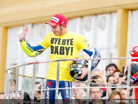Valentino Rossi se despide de su querida Yamaha M1