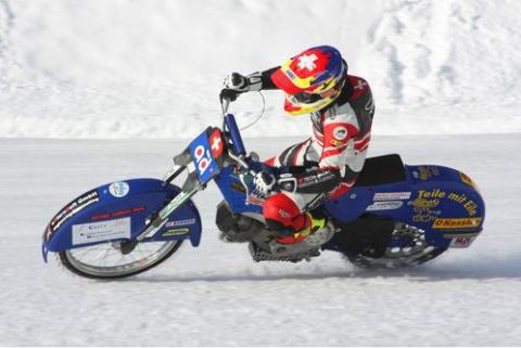 Dominique Aegerter competirá en una carrera de la Liga Suiza sobre hielo