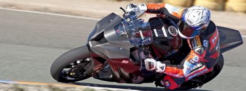 Joan Lascorz se vuelve a subir a la moto tras su accidente en Silverstone