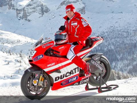 Especial Pilotos 2011: Nicky Hayden a lo mochilero de Rossi para 2011