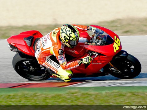 Valentino Rossi se prueba físicamente en un test de Ducati en Misano