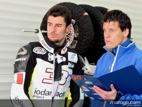 Moto2 Test Estoril 2011: Primer día pasado por agua con Corsi 1º