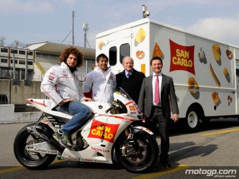 Presentación del San Carlo Honda MotoGP en Monza con Aoyama y Simoncelli