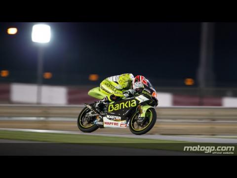 Nico Terol marca la pole position de 125cc en Qatar 2011 volando en la pista